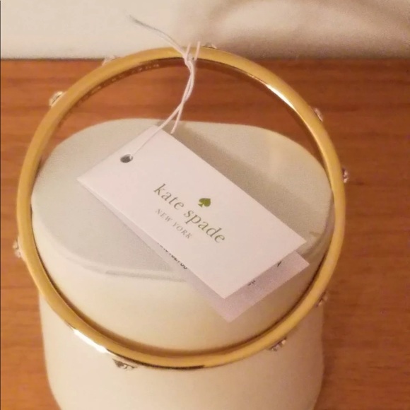 Kate Spade Spot the Spade Gold Bangle Bracelet - Picture 4 of 7